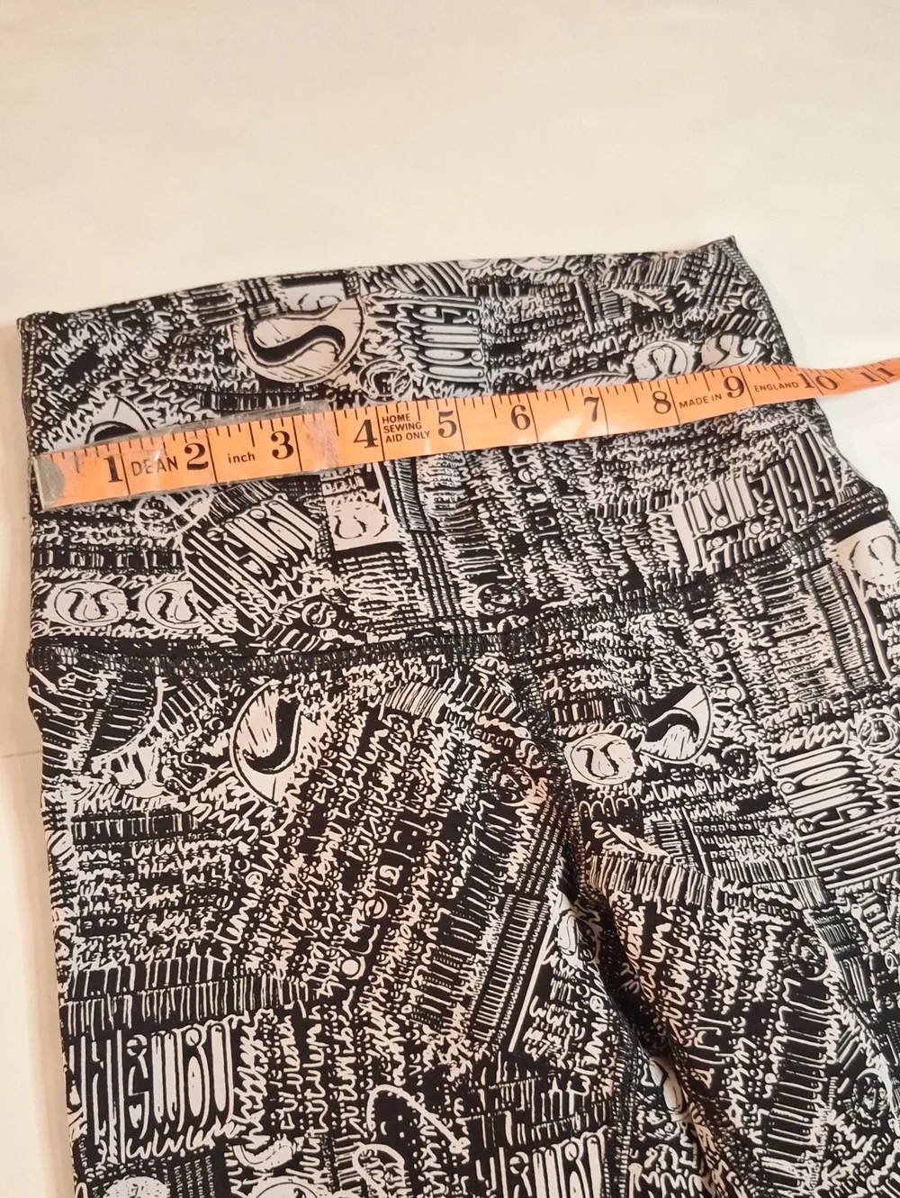 #908 Lululemon leggings size 2